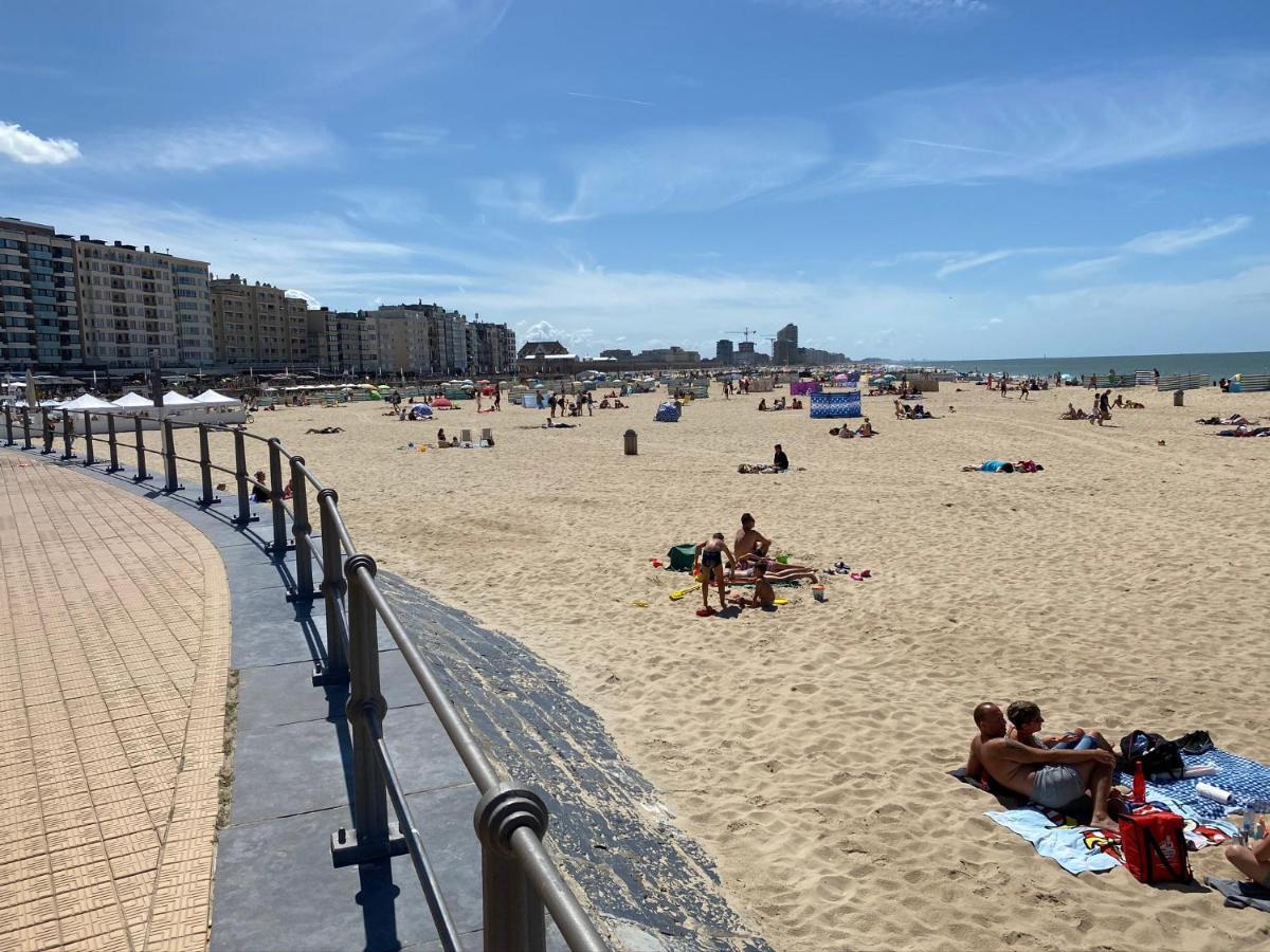 Panoramic View On Beach, Ships, Sea - Place To Be Oostende Exterior foto