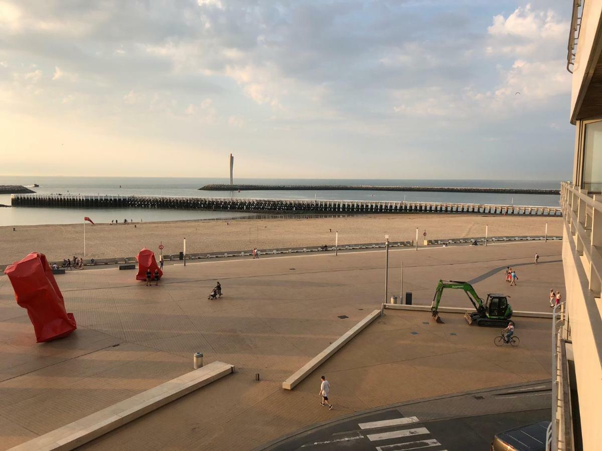 Panoramic View On Beach, Ships, Sea - Place To Be Oostende Exterior foto